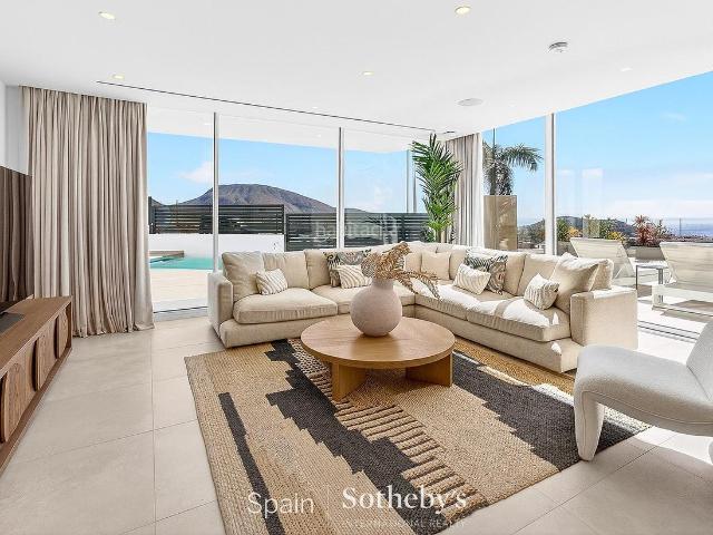 Casa en venta en Adeje, La Caldera. Vivienda a estrenar en ubicación privilegiada. Casas.