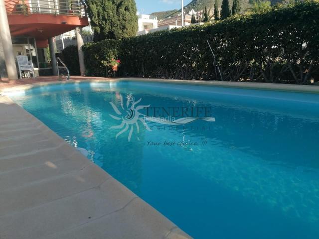 Casa en venta en Adeje, Playa Fañabé Alto. Chalet en el Madroñal, Costa Adeje. Casas.