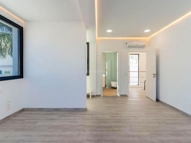 Casa en venta en Adeje, Playa Fañabé Alto. Exclusiva villa de lujo en El Madroñal. Casas.