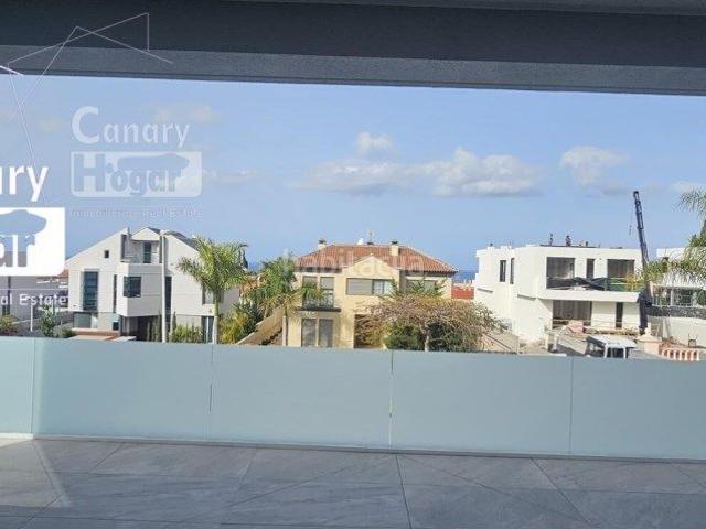 Casa en venta en Adeje, Playa Fañabé Alto. Se vende villa de lujo para estrenar en Madroñal en Playa de Fañabe. Casas.