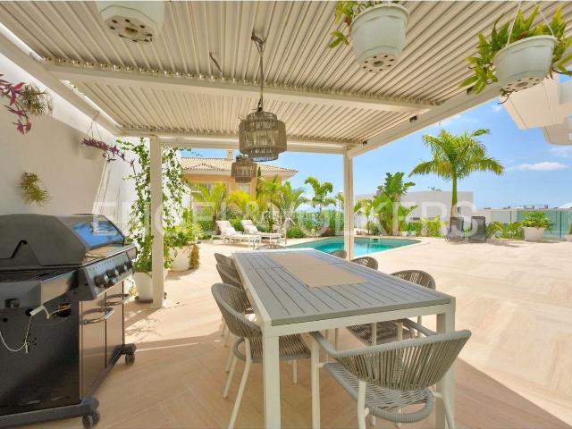 Casa en venta en Adeje, Torviscas Centro y Alto. Casas.