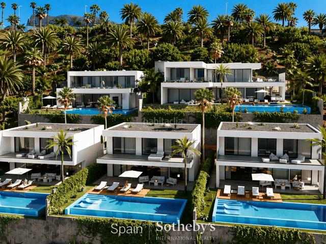 Casa en venta en Adeje, Torviscas Centro y Alto. Villa Contemporánea en Costa Adeje, Tenerife. Casas.