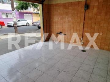 CASA EN VENTA EN AGRICOLA ORIENTAL 4