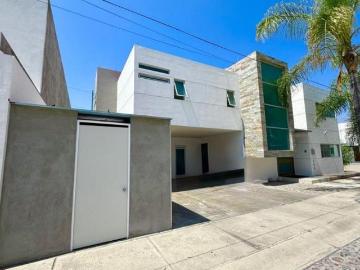 CASA EN VENTA EN AGUASCALIENTES NORTE EN RESERVA SAN CRISTOBAL SUPER AMPLIA EN ESQUINA