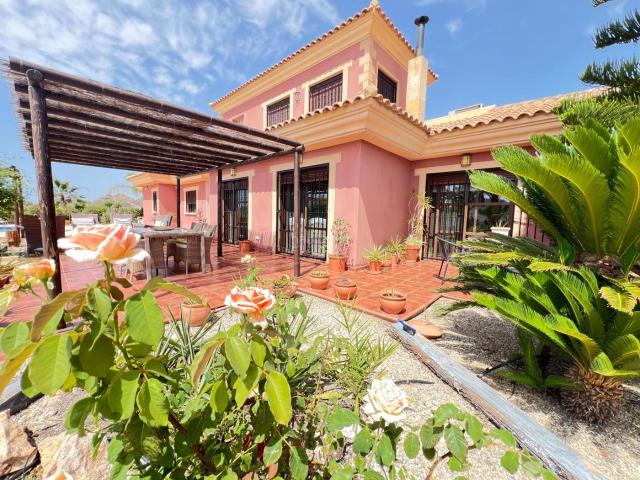 Casa en venta en Águilas, Casco Antiguo. ESPECTACULAR CASA DE CAMPO CON TODAS LAS COMODIDADES MARINA DE COPE AGUILAS. Casas.