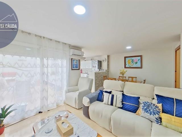 Casa en venta en Águilas, Casco Antiguo. REFERENCIA 2882. Casa independiente con garaje privado y lista para mudarse. Casas.