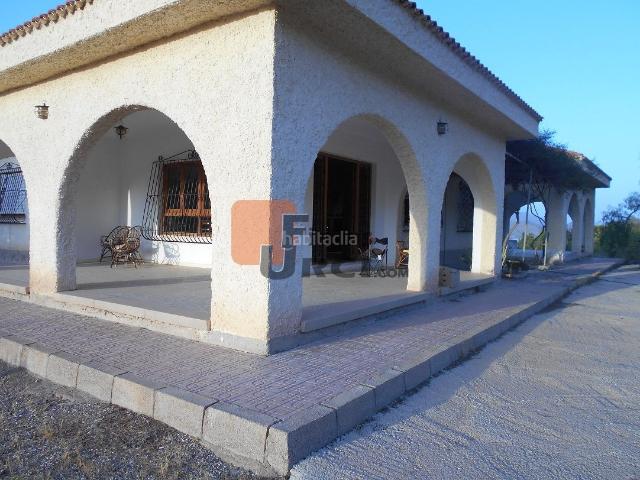 Casa en venta en Águilas, El Rubial. Encantadora vivienda con amplia parcela en un entorno natural privilegiado, a pocos minutos de Águilas. Casas.