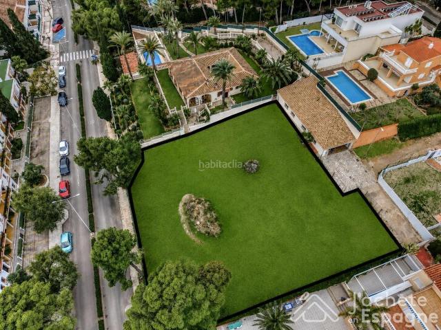 Casa en venta en Alcossebre. Exclusiva villa de lujo con vistas al mar en Las Fuentes, a 150 metros de la playa. Casas.