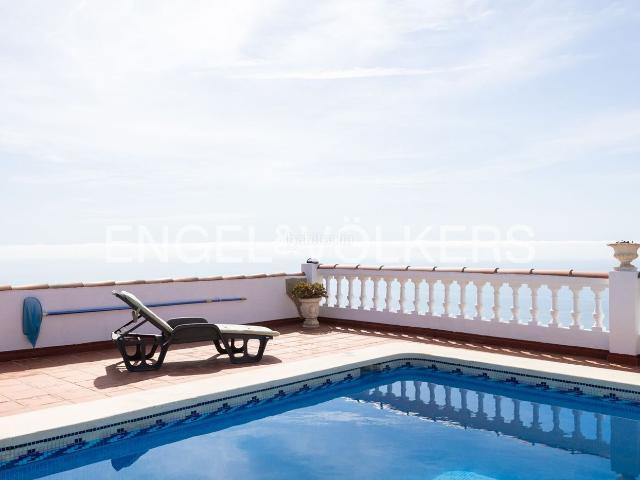 Casa en venta en Alcossebre. Villa exclusiva en Alcossebre 3.000m de parcela y vistas al mar. Casas.