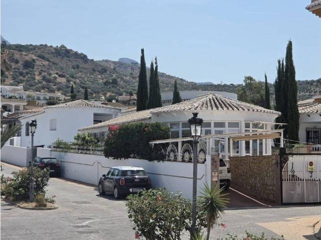 Casa en Venta en Alcaucín