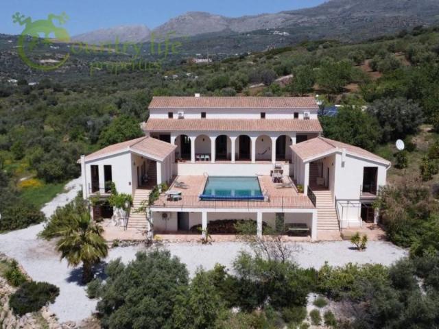 Casa en Venta en Alcaucín