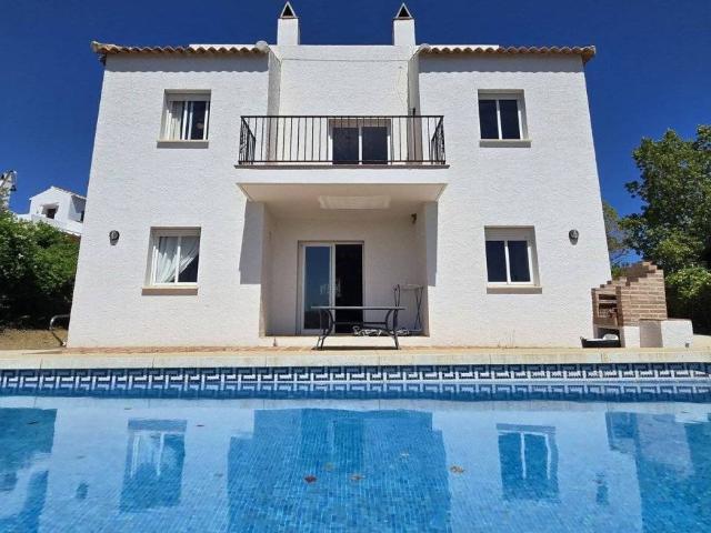 Casa en Venta en Alcaucín