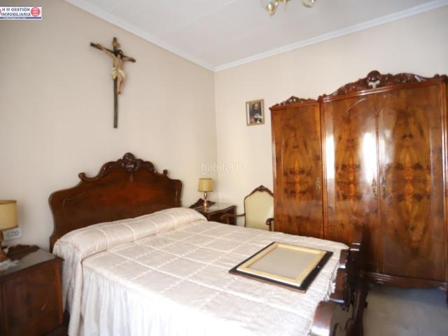 Casa en venta en Alcázar de San Juan. Amplia Casa en Esquina con Patio y Garaje junto a aguas de Alcázar. Casas Alcázar de San.