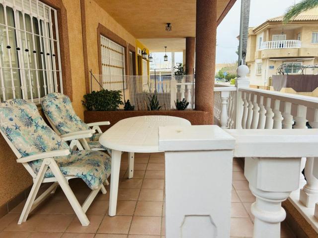 Casa en venta en Alcázares Los, Centro. GRAN VIVIENDA TIPO DÚPLEX CON SOLARIUM Y SÓTANO. Casas Alcázares.