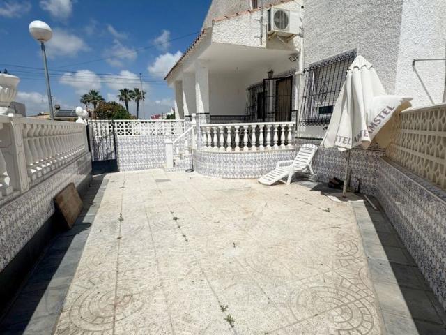 Casa en venta en Alcázares Los, Los Narejos_Punta Calera. Fantástica propiedad en venta con 1 dormitorio y 1 baño en Los Alcazares, con gran zona exterior. Todos de una planta. Envíenos un. Casas.