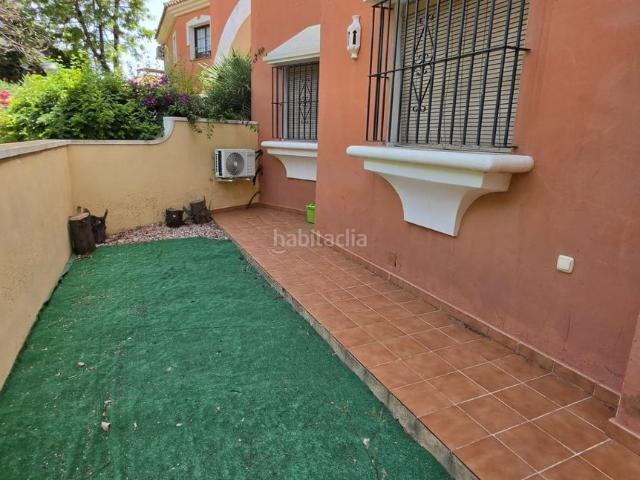 Casa en venta en Alcázares Los, Las Lomas de Rame Bahía Bella. Bungalow en planta baja de esquina con amplio jardín privado en Señorío de Roda. Casas Alcázares.