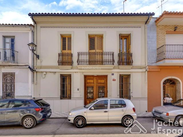 Casa en venta en Alcácer. Exclusiva Villa Señorial Reformada con Ascensor. Casas.