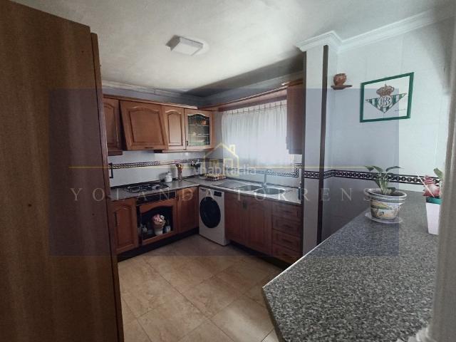 Casa en venta en Alcalá de Guadaira, Centro. CHOLLO, DOBLE CASA, 6 habitaciones en total. Casas Alcalá de.