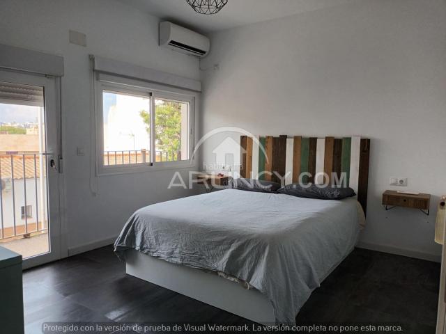 Casa en venta en Alcalá de Guadaira, Centro. OPORTUNIDAD UNICA VIVIENDA REFORMADA CON TERRAZA, GARAJE PARA DOS COCHES Y ESPACIO PARA PERSONALIZAR. Casas Alcalá de.