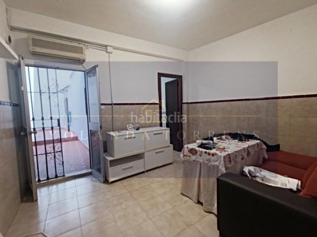 Casa en venta en Alcalá de Guadaira, La Paz. Estupenda casa de PLANTA BAJA con gran PATIO. Casas Alcalá de.