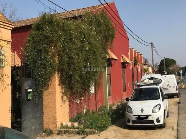 Casa en venta en Alcalá de Guadaira, Oromana. Excelente oportunidad para adquirir una vivienda en venta en la localidad de Alcala De Guadaira en Sevilla. No dejes pasar esta gr. Casas Alcalá de.
