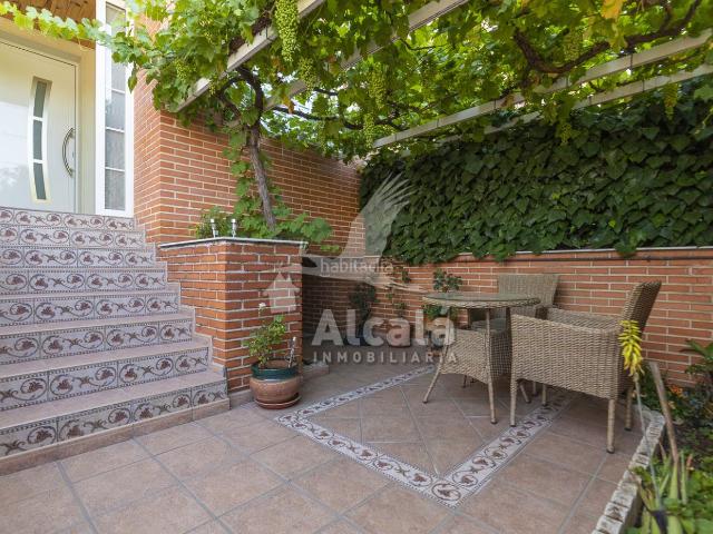 Casa en venta en Alcalá de Henares, Chorrillo. Descubre tu próximo hogar en una de las zonas más tranquilas, familiares y consolidadas de Alcalá de Henares. Casas Alcalá de.