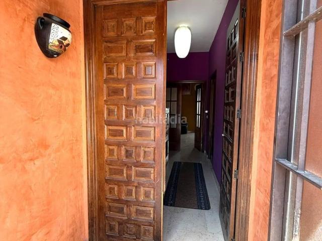 Casa en venta en Alcalá del Río. Casa amplia con garaje, patio y terraza en Alcalá del Río. Casas Alcalá del.