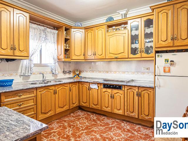 Casa en venta en Alcalá la Real. Casa con gran patio cerca del juego pelota. Casas Alcalá la.