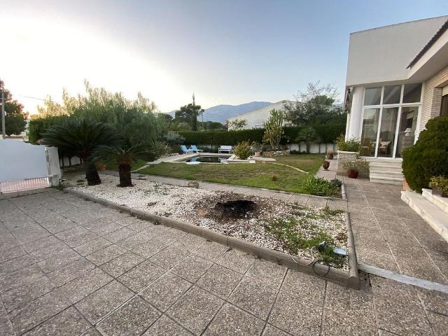 Casa en venta en Alcanar, de 360 m² 4 habitaciones por 425.000