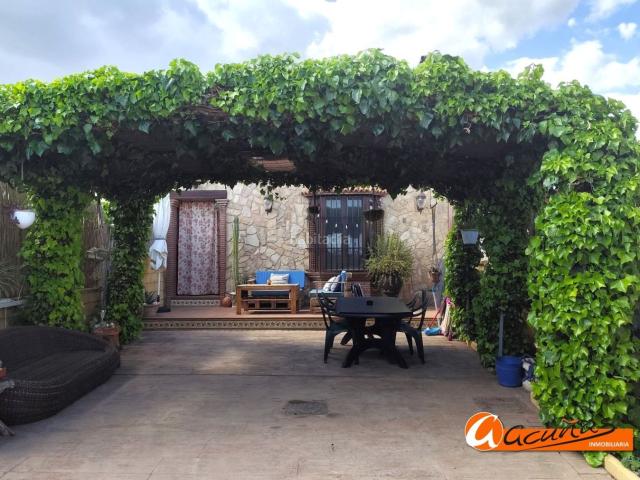 Casa en venta en Alameda. Chalet independiente en Alameda, Málaga. Casas.