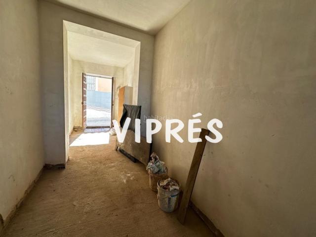 Casa en venta en Alange. Magnifica Casa en Alange para acabar la reforma, en Venta!Hoy te presento esta estupenda casa de tres habitaciones, con una parc. Casas.