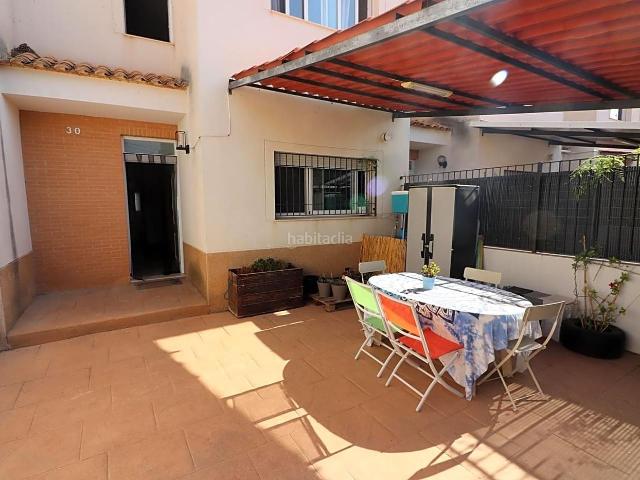 Casa en venta en Alborache. Adosado con parcela. Casas.