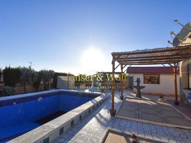 Casa en venta en Albatera. Finca rustica con casa de invitados en Albatera. Casas.