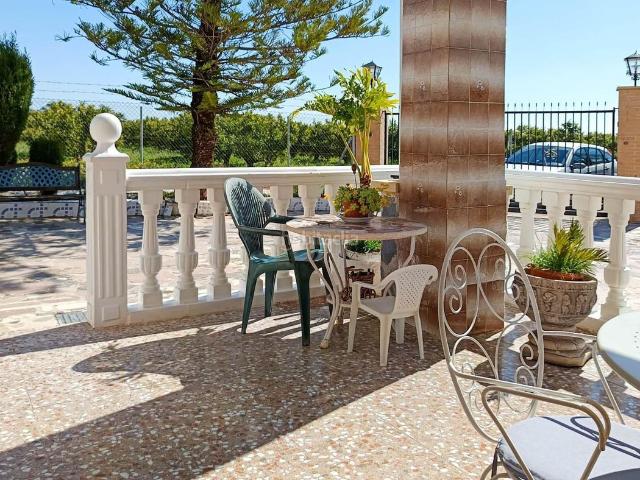 Casa en venta en Albatera. Casas.