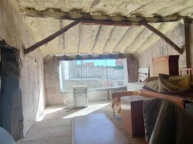 Casa en venta en Albelda. Casa de Estilo Rústico en Albelda con Potencial para Personalizar. Casas.