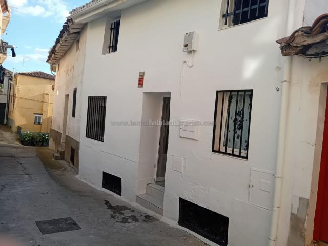 Casa en venta en Albelda de Iregua. Casas Albelda de.