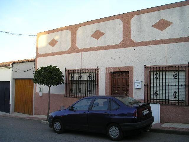 Casa en venta en Albuera La. Venta de Casa en Badajoz Sin Posesión. Casas Albuera.