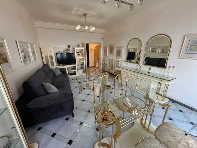 Casa en venta en Algodonales. Casa en primera planta con gran terraza. Casas.