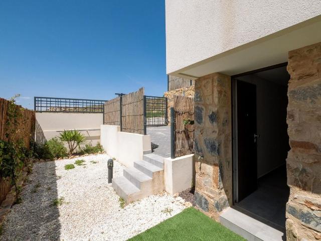 Casa en venta en Algorfa. Casas.
