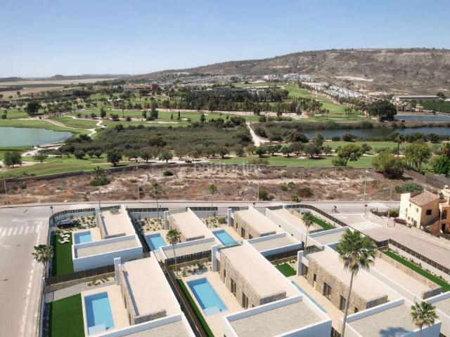 Casa en venta en Algorfa. Casas.
