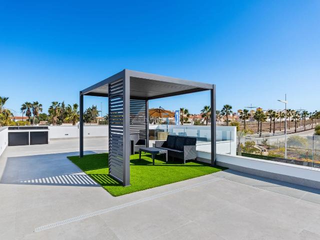 Casa en venta en Algorfa. Casas.