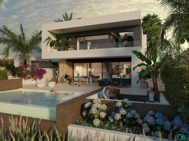 Casa en venta en Algorfa. Casas.