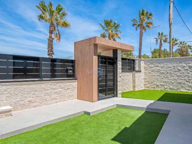 Casa en venta en Algorfa. Casas.