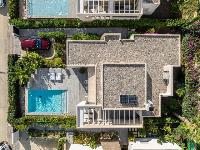 Casa en venta en Algorfa. En el prestigioso entorno de La Finca Golf, en Algorfa, se encuentra esta elegante villa independiente de lujo en la Costa Blanca. Casas.