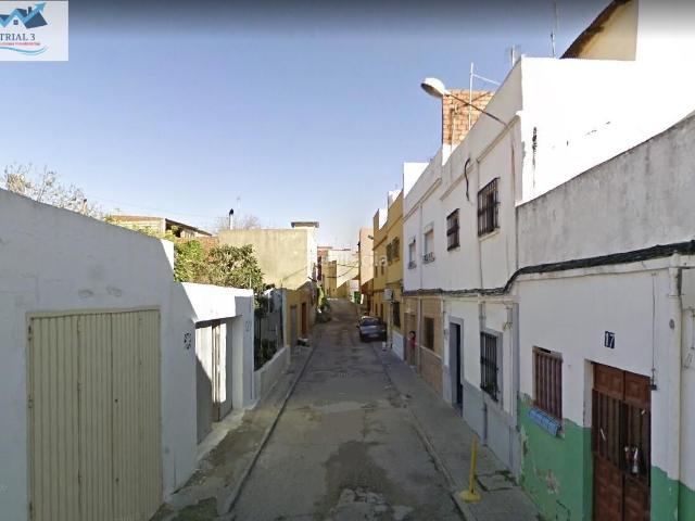 Casa en venta en Algeciras, Bajadilla Fuente Nueva. Venta casa en Algeciras Cadiz. Casas.