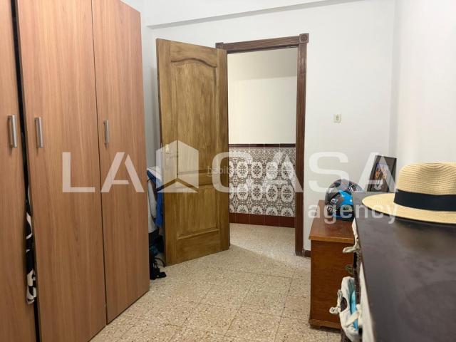 Casa en venta en Algeciras, La Granja La Colina Los Pastores. Casa de 180 m con 4 dormitorios y terraza en Algeciras. Casas.