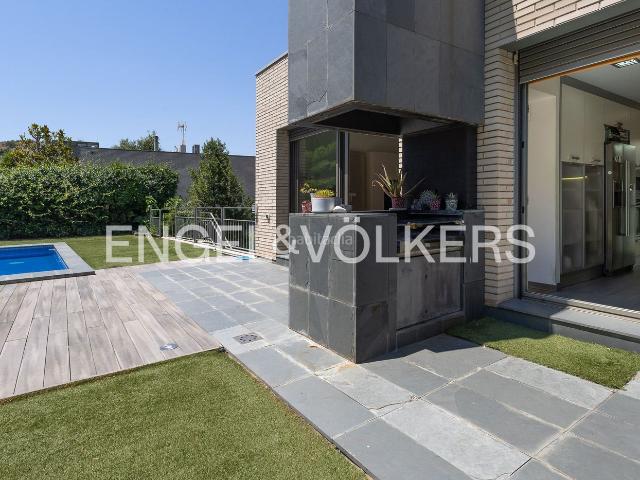 Casa en venta en Alella. Casa independiente con impresionantes vistas en Alella. Casas.