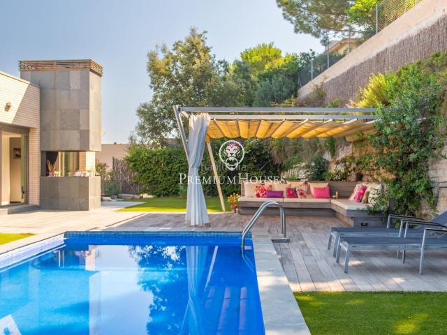 Casa en venta en Alella. Magnífica vivienda en venta con piscina en Alella. Casas.