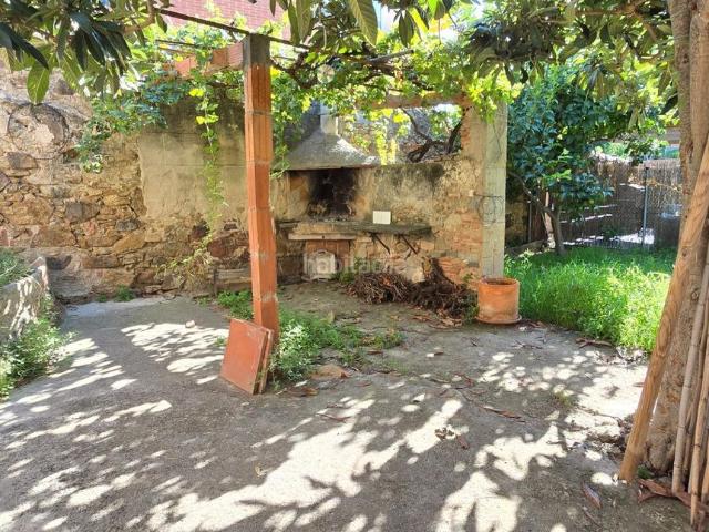 Casa en venta en Alella. OPORTUNIDAD CASA CON JARDIN EN ALELLA. Casas.