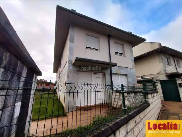 Casa en venta en Alfoz de Lloredo. Atractivo chalet en venta,Oreña, Alfoz de Lloredo. Casas Alfoz de.